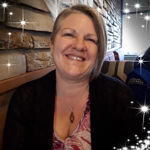 Meet your Posher, Leona